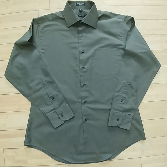 Geoffrey Beene Other - Geoffrey Beene 16 1/2  34/35  wrinkle free Fitted